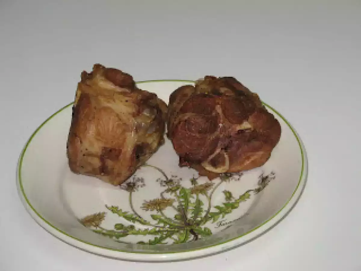 CODILLO EN SALSA - foto 2