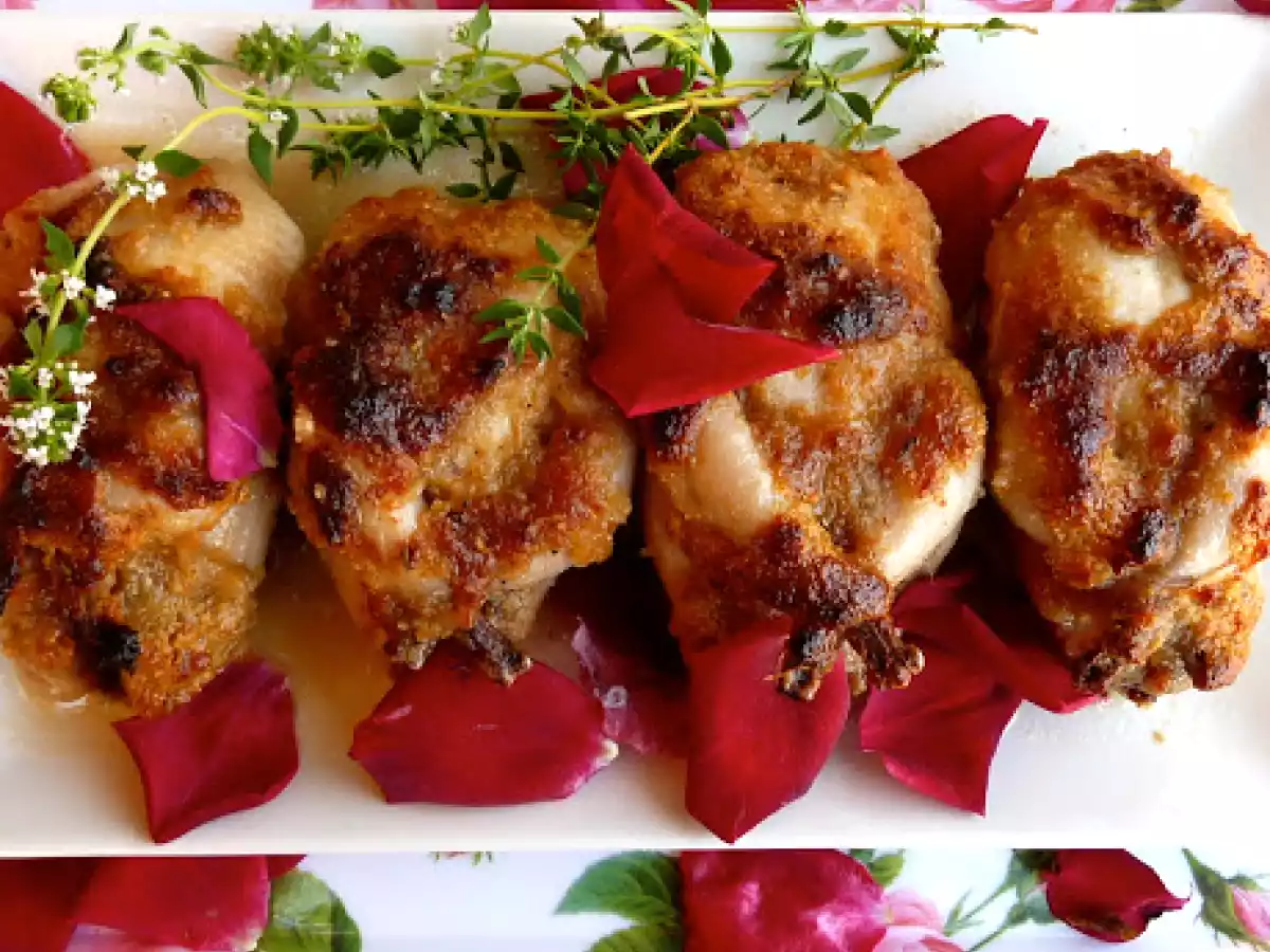 Codornices con pétalos de rosas