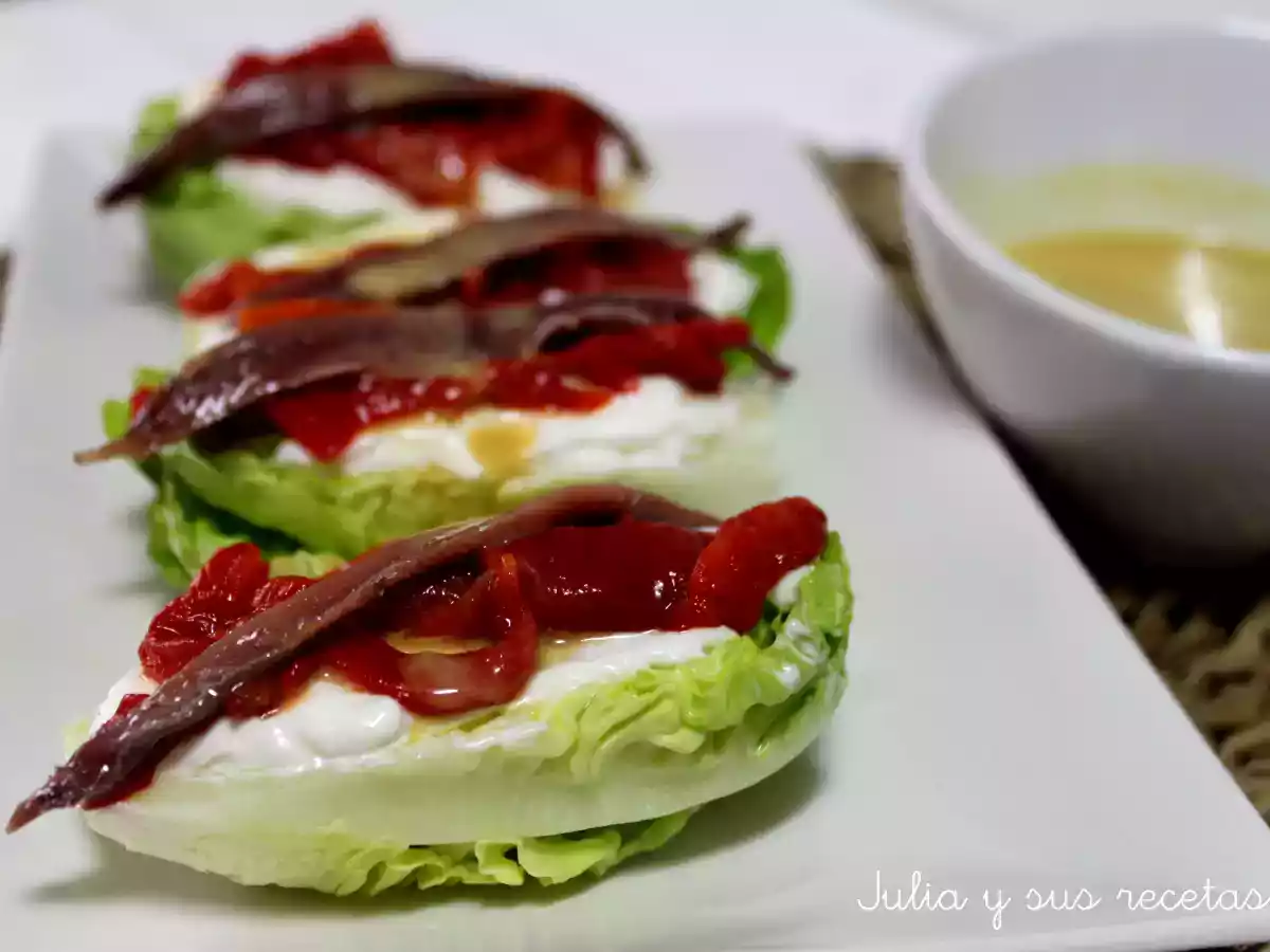 Cogollos con vinagreta de anchoas
