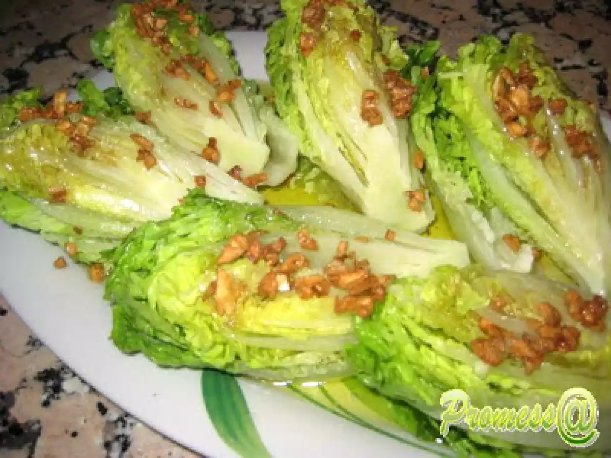 Cogollos de Tudela con ajos fritos