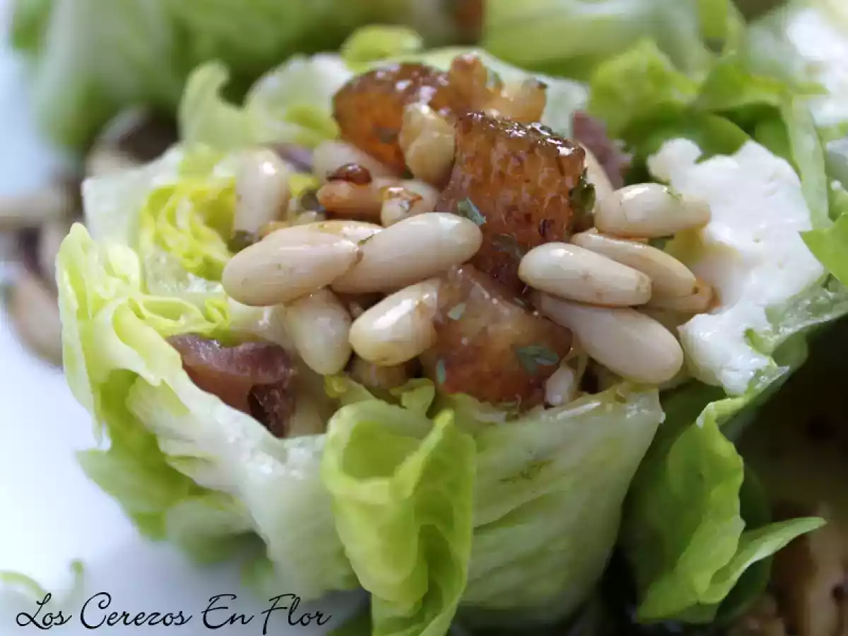 Cogollos de Tudela rellenos de Queso Brie y Anchoas