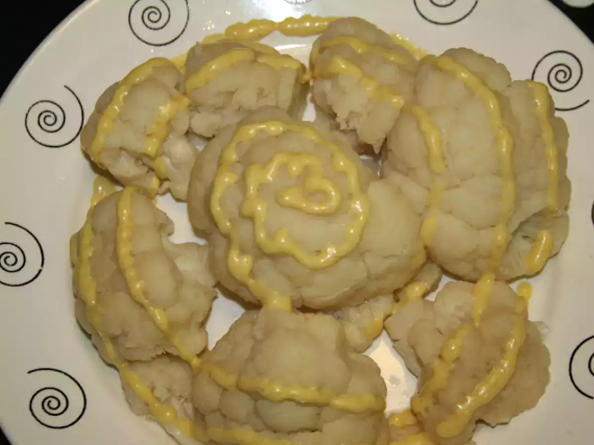 Col con salsa de mostaza