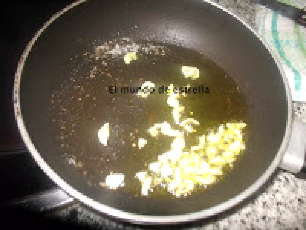 Colas de merluza con salteado de gambas - foto 3