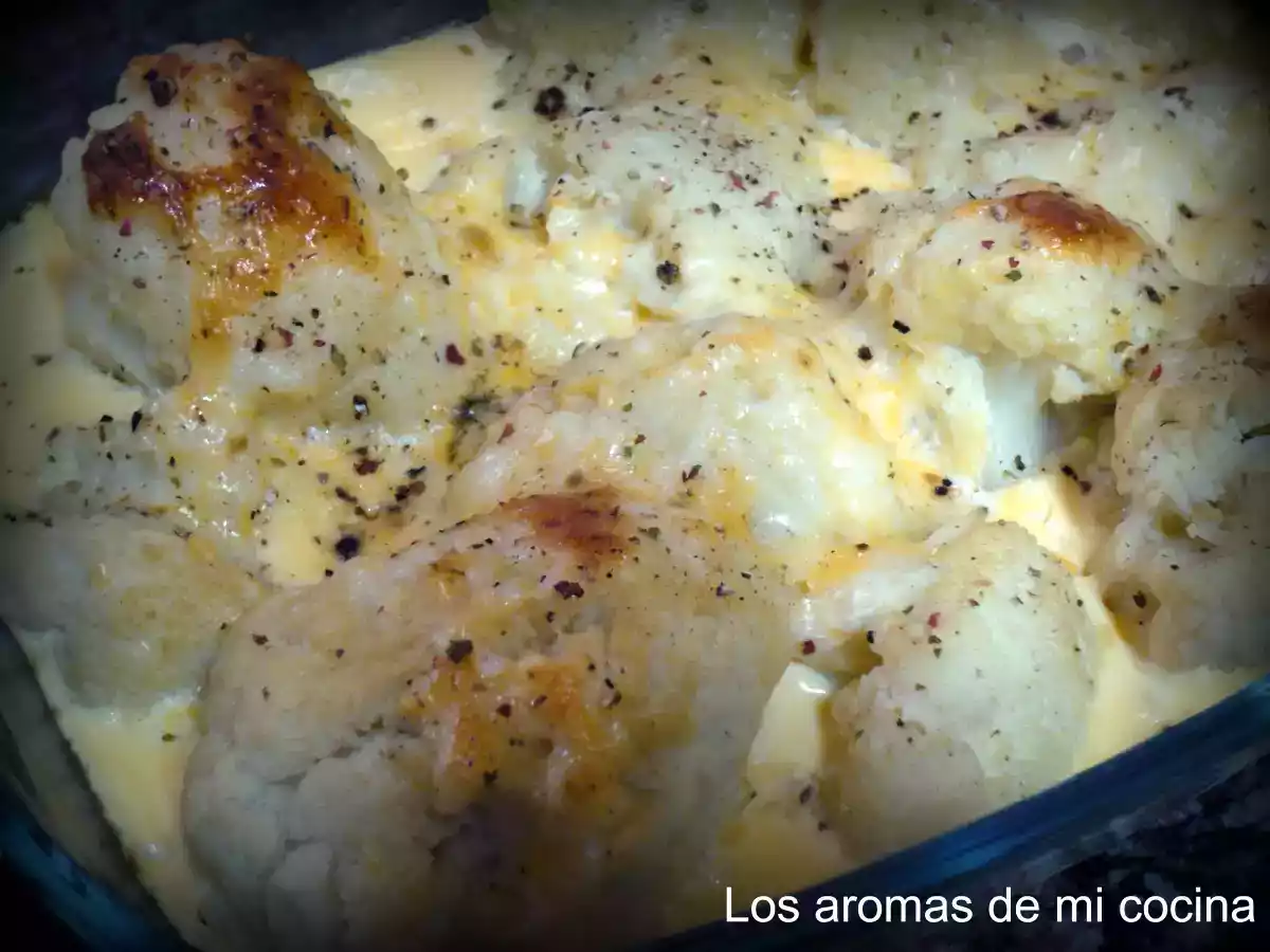 Coliflor con merquen en cama de huevo y queso