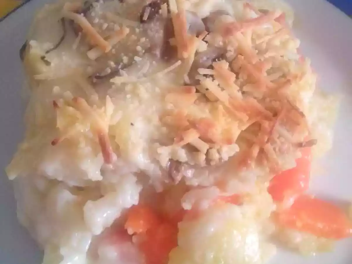 Coliflor con verduras y bechamel al horno