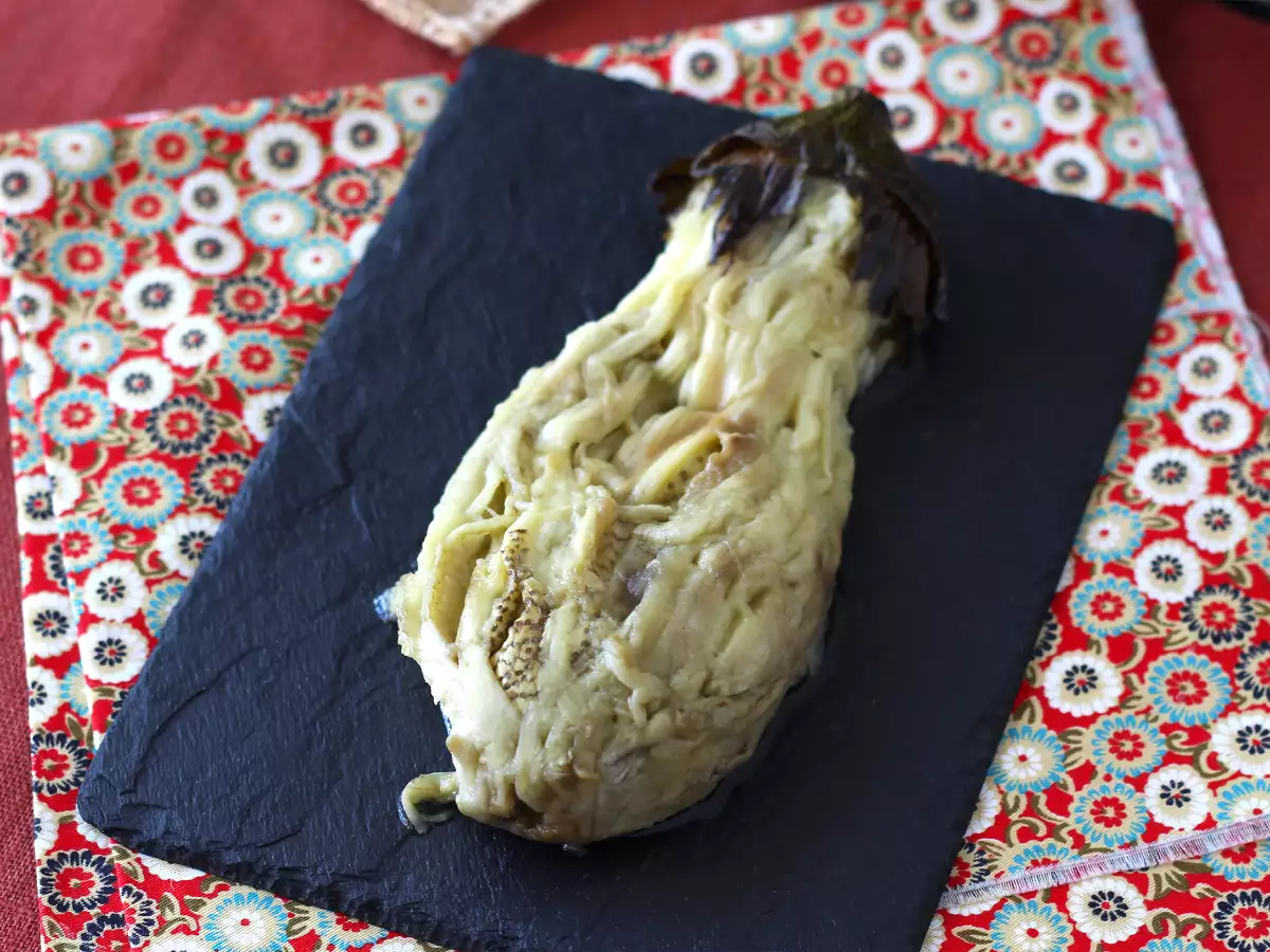 ¿Cómo asar y pelar berenjenas fácilmente en la freidora de aire? - foto 2