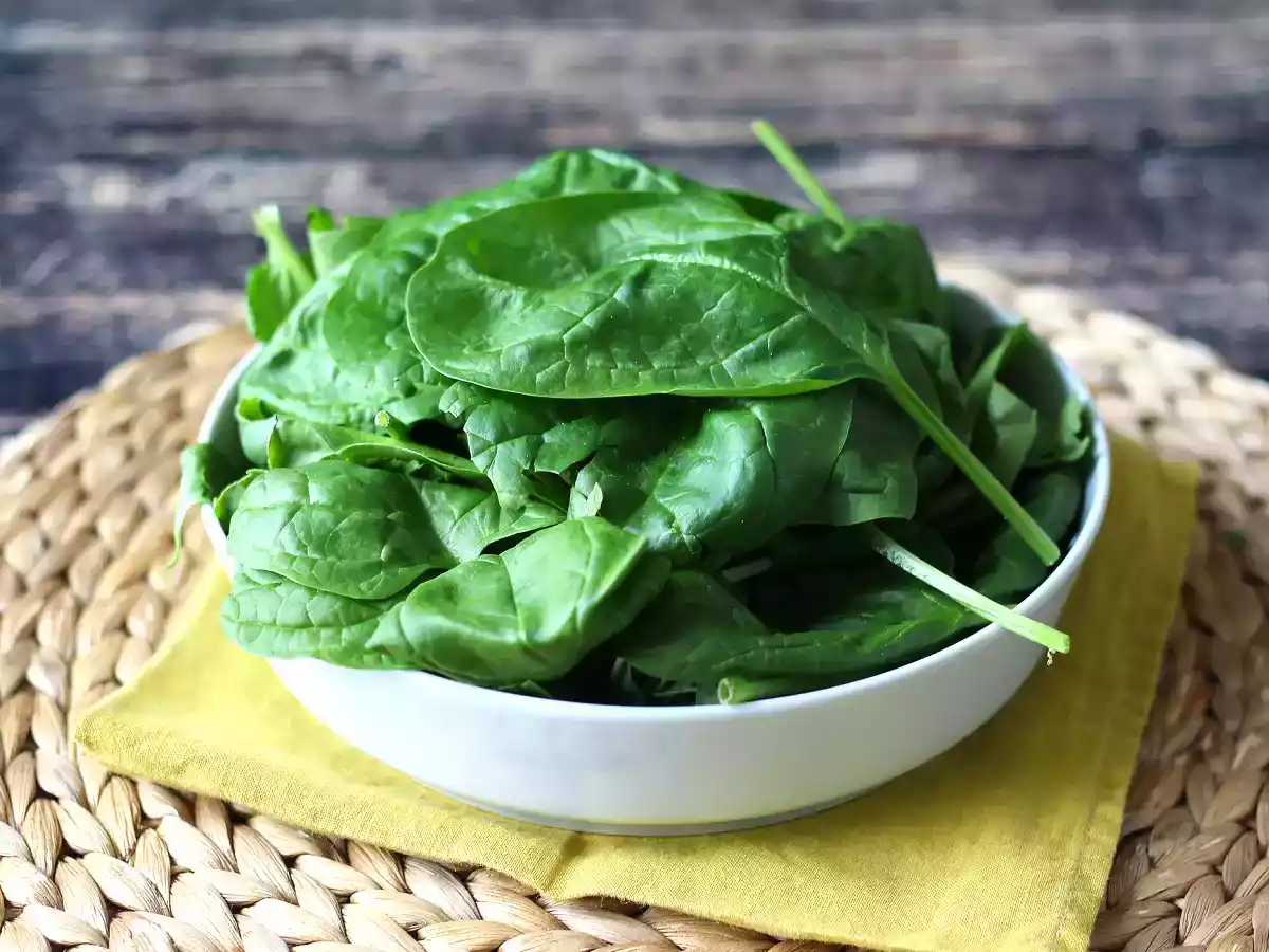 ¿Cómo cocinar espinacas frescas?