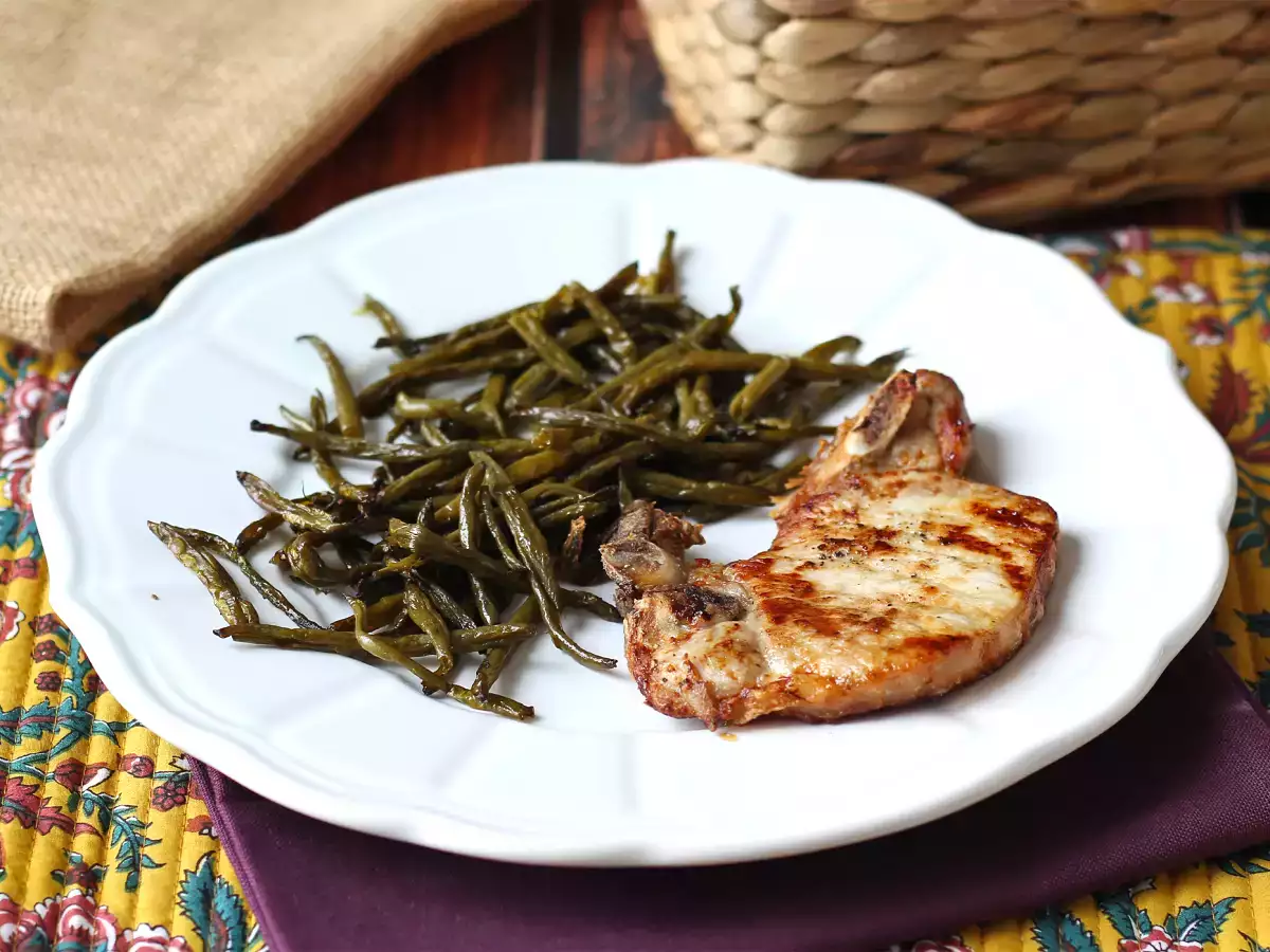 Cómo cocinar una chuleta de cerdo en la freidora de aire - foto 5