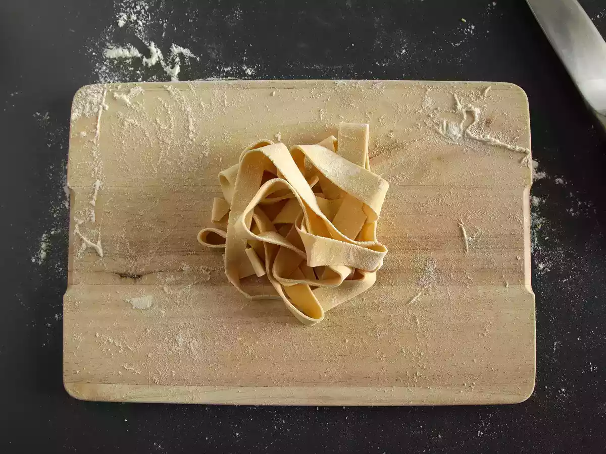 Cómo hacer pasta fresca al huevo: Pappardelle (tagliatelle largos) - foto 4