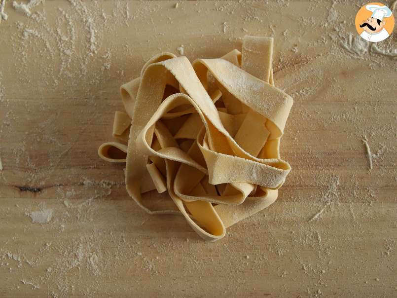 Cómo hacer pasta fresca al huevo: Pappardelle (tagliatelle largos), foto 6