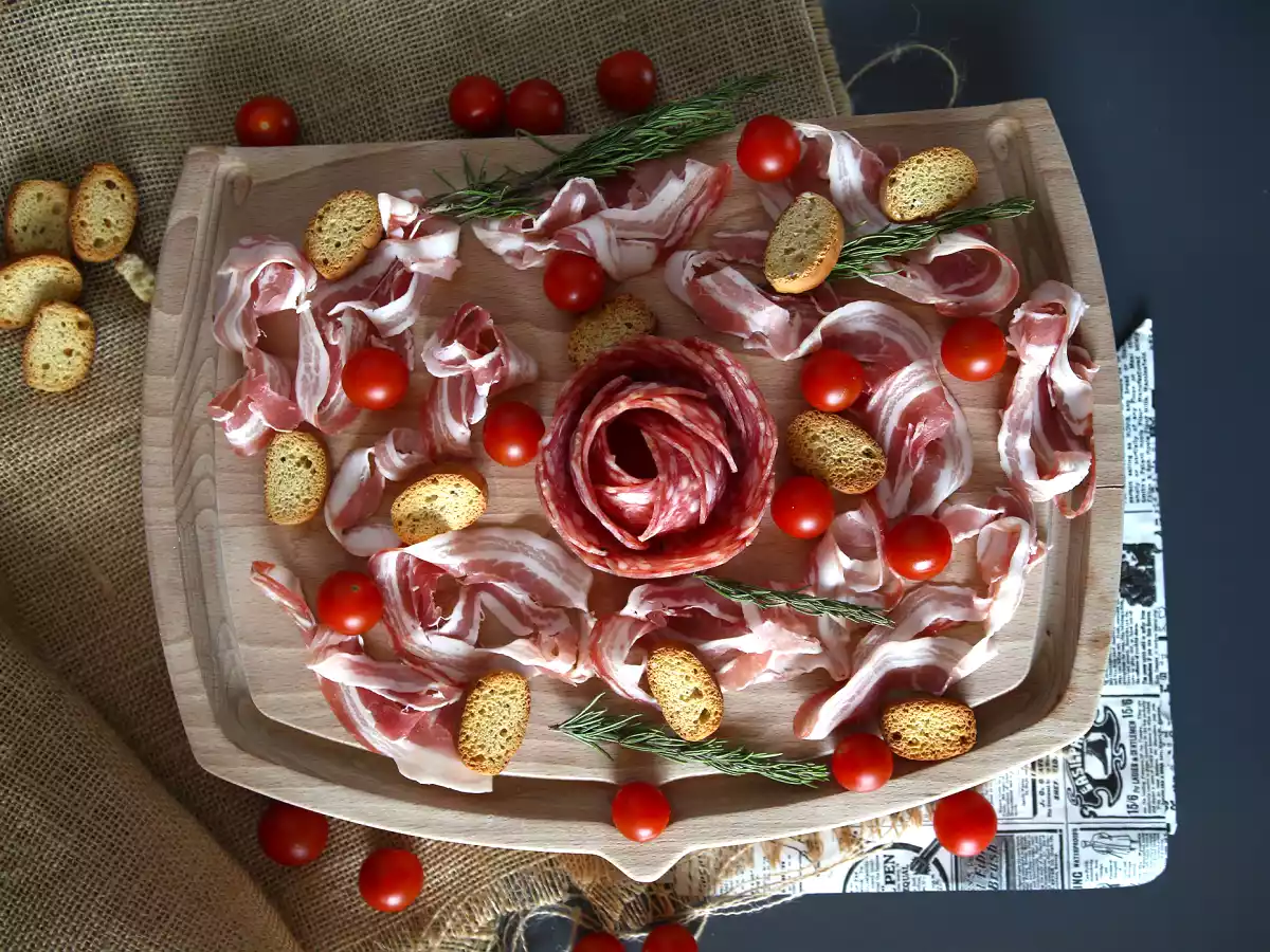 Cómo hacer una tabla de embutidos. Tutorial para hacer flor de salchichón - foto 5