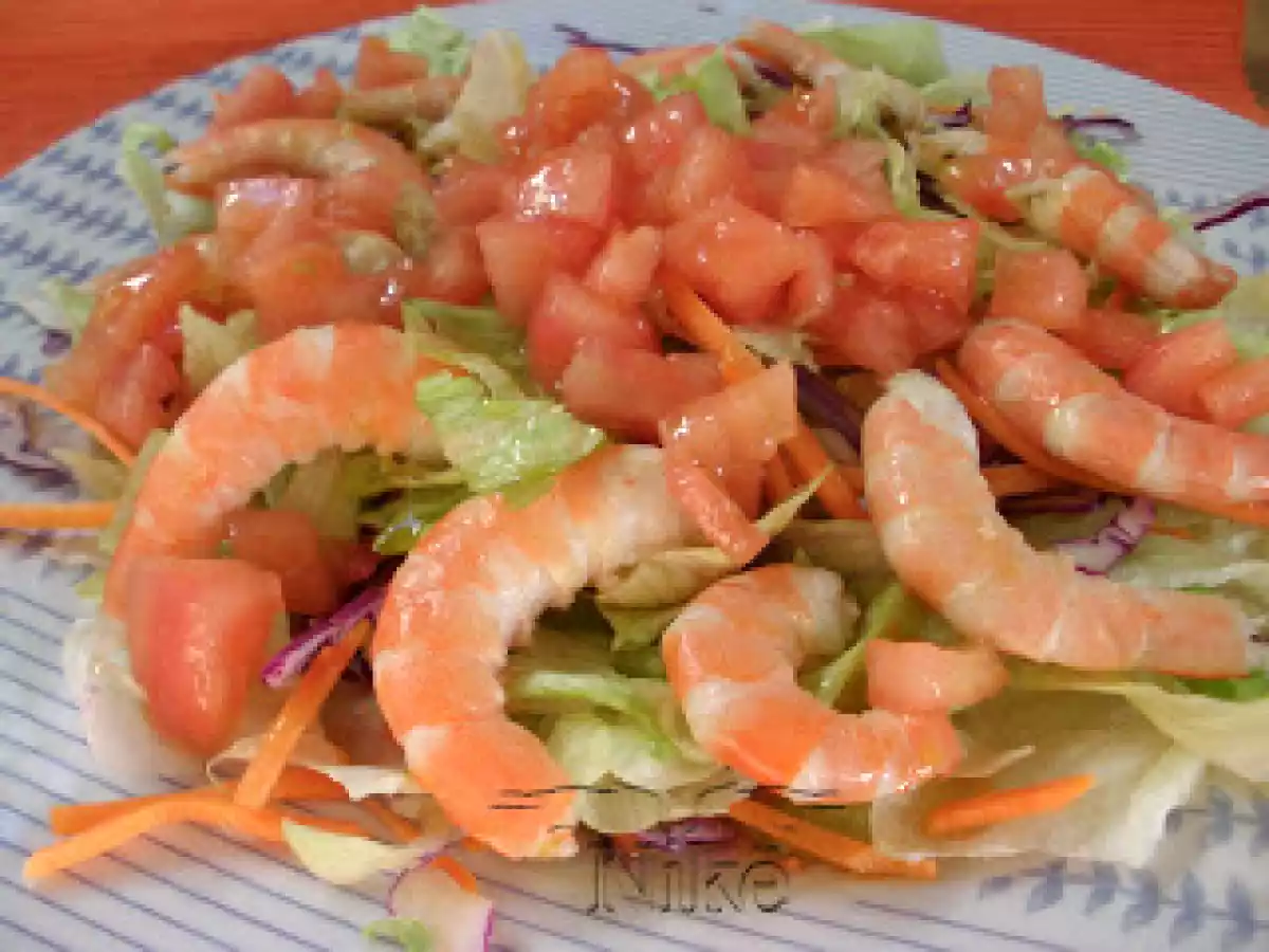 CON UN TOQUE DIFERENTE: ENSALADA DE LANGOSTINOS Y BRIE