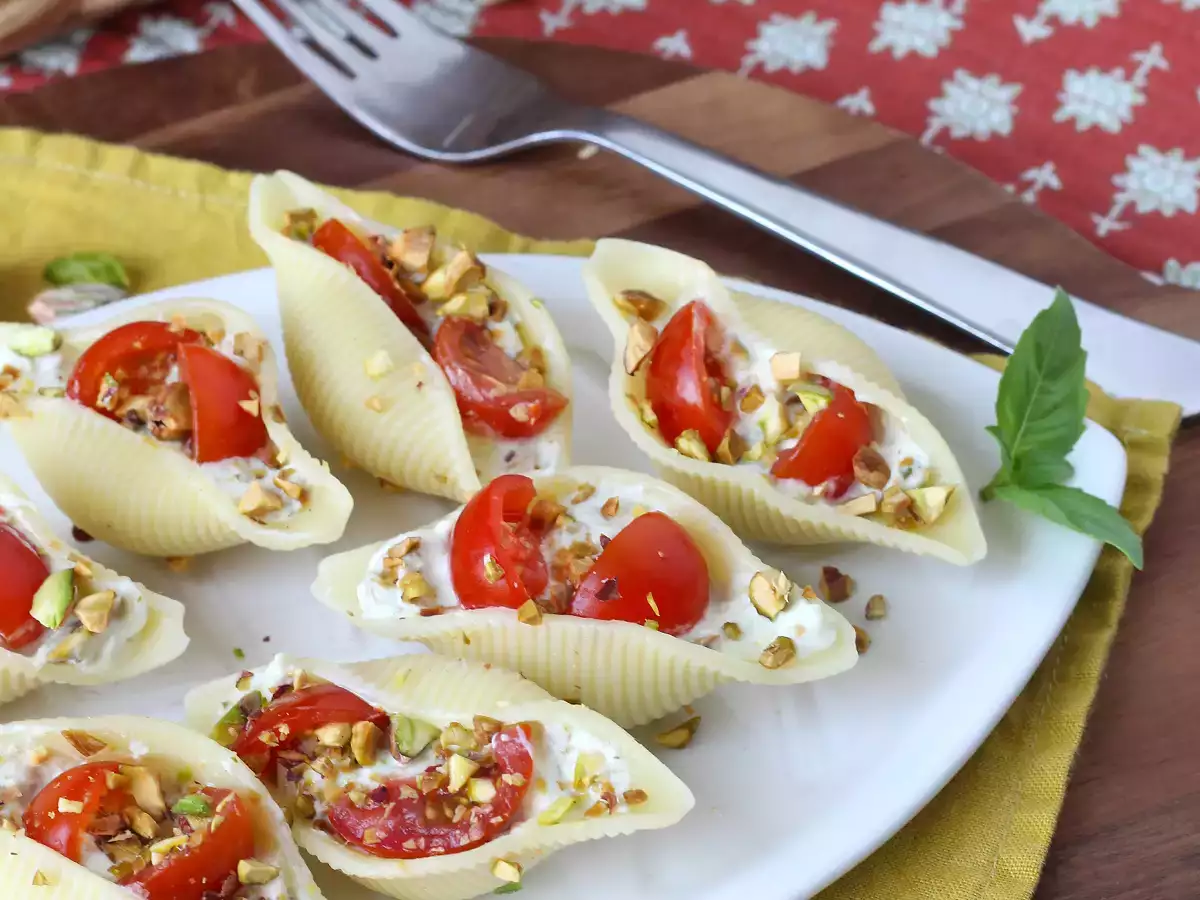 Conchiglioni rellenos de stracciatella, pistachos, tomates cherry y limón - foto 4