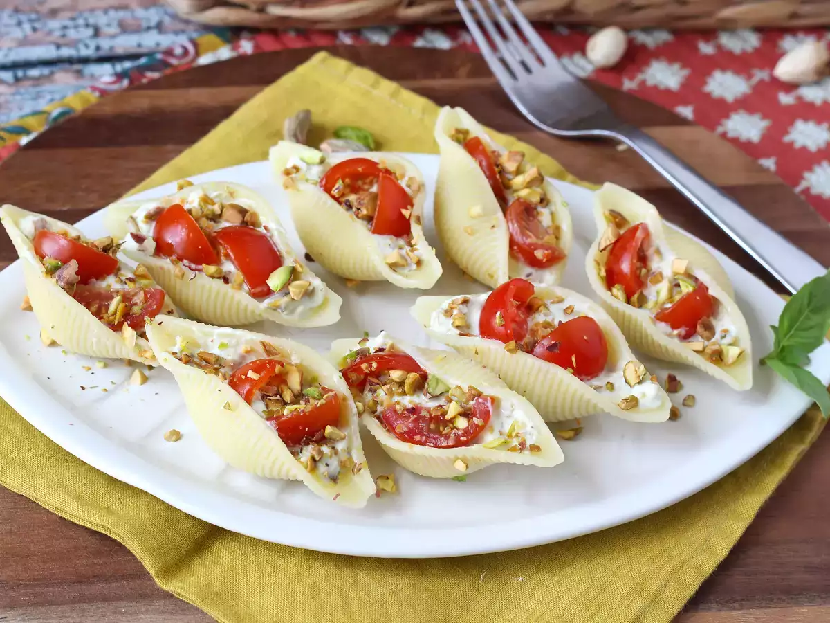 Conchiglioni rellenos de stracciatella, pistachos, tomates cherry y limón - foto 5