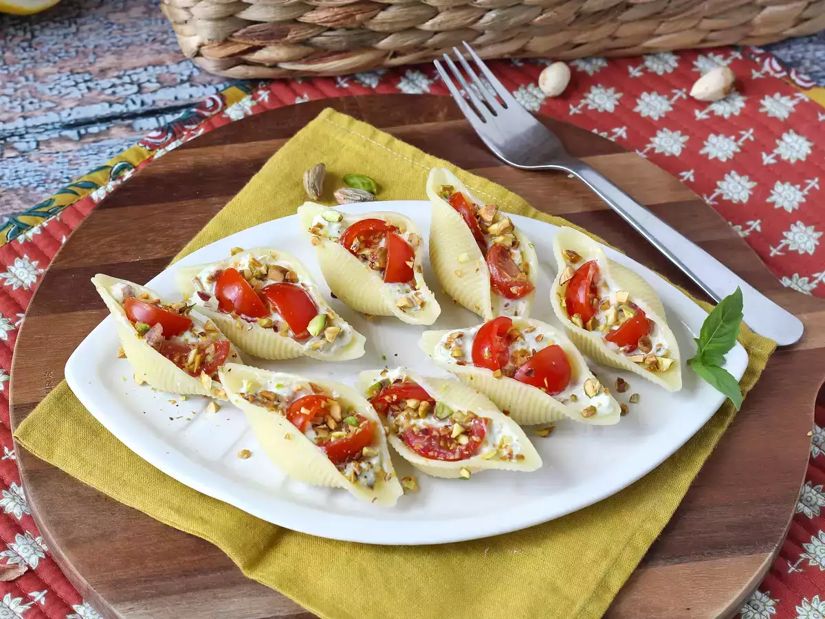 Conchiglioni rellenos de stracciatella, pistachos, tomates cherry y limón - foto 7