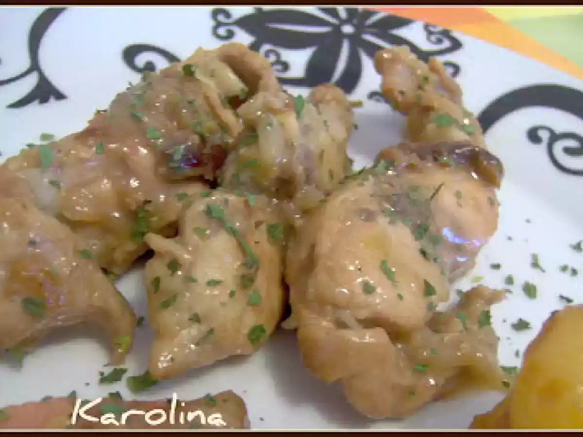 CONEJO CON CIRUELAS Y OREJONES CON GUARNICIÓN DE PAPAS-SETA - foto 2