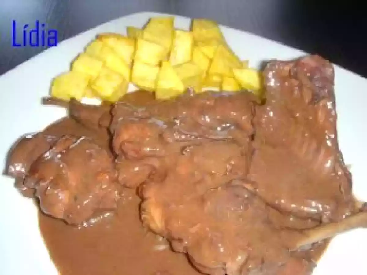 CONEJO CON SALSA DE CHOCOLATE