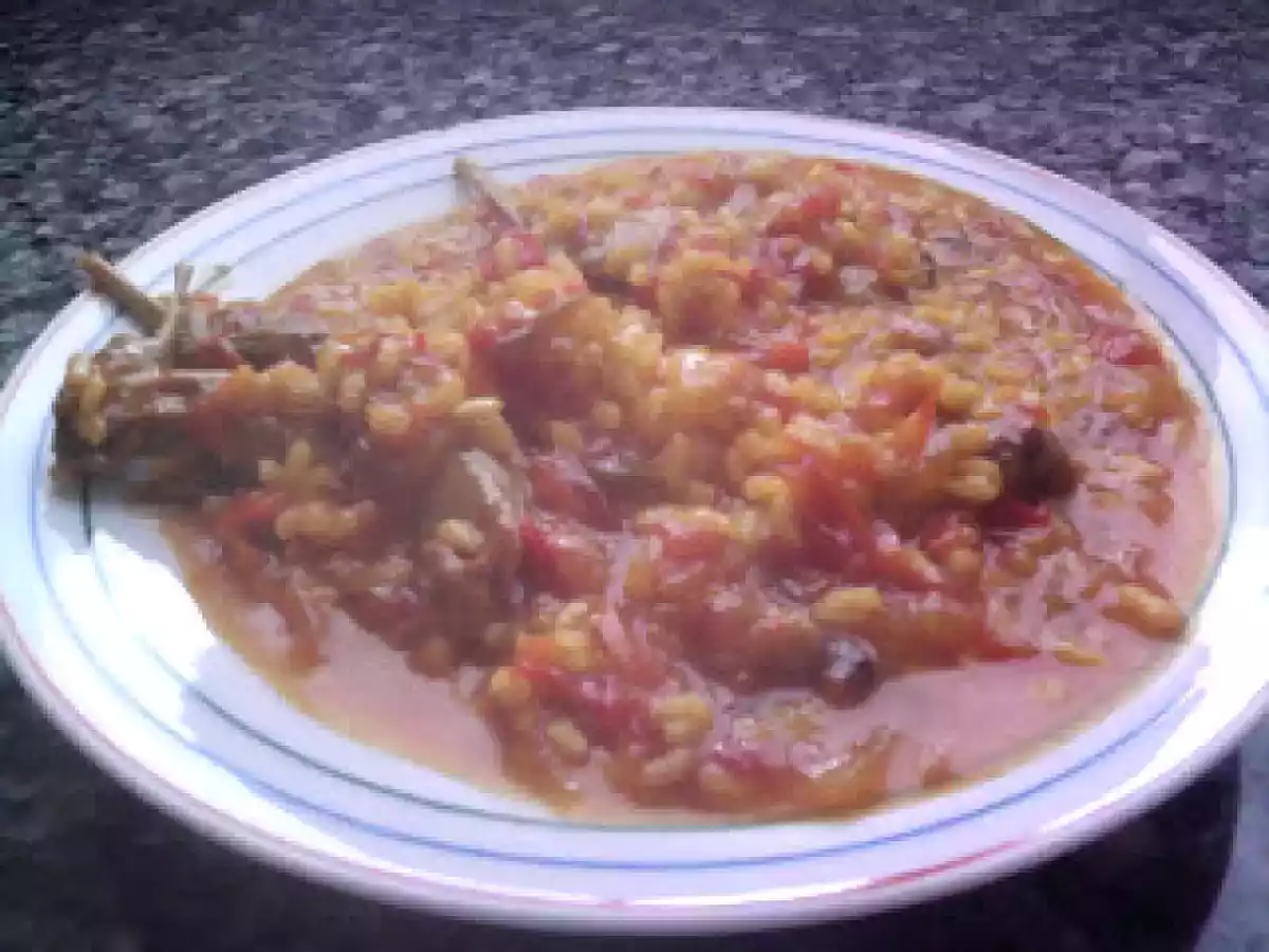 CONEJO DE CAMPO CON ARROZ CALDOSO