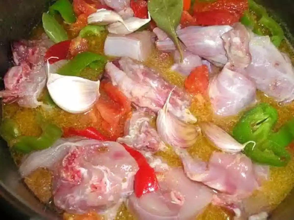 Conejo estofado con caldo de Sanlúcar (manzanilla) - foto 6