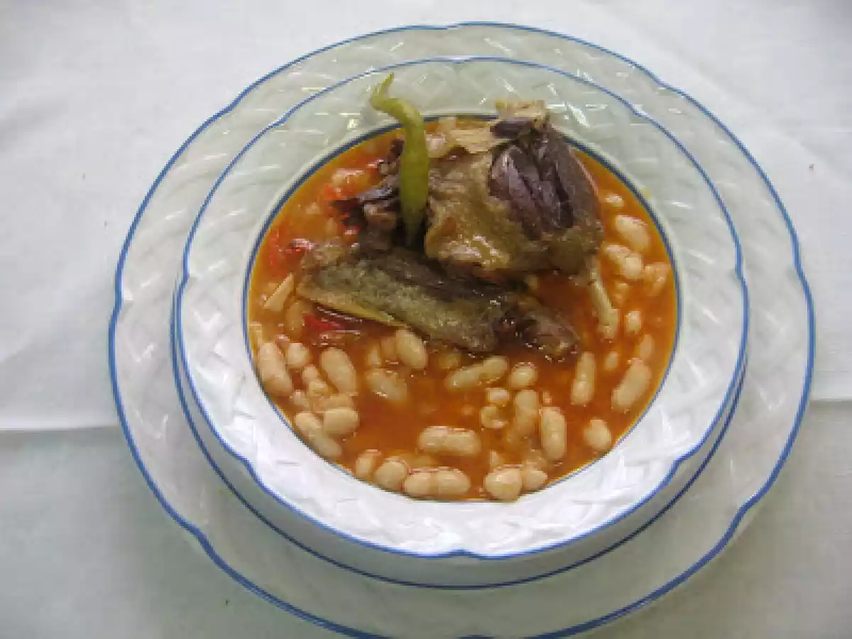 Confit de pato con judías blancas