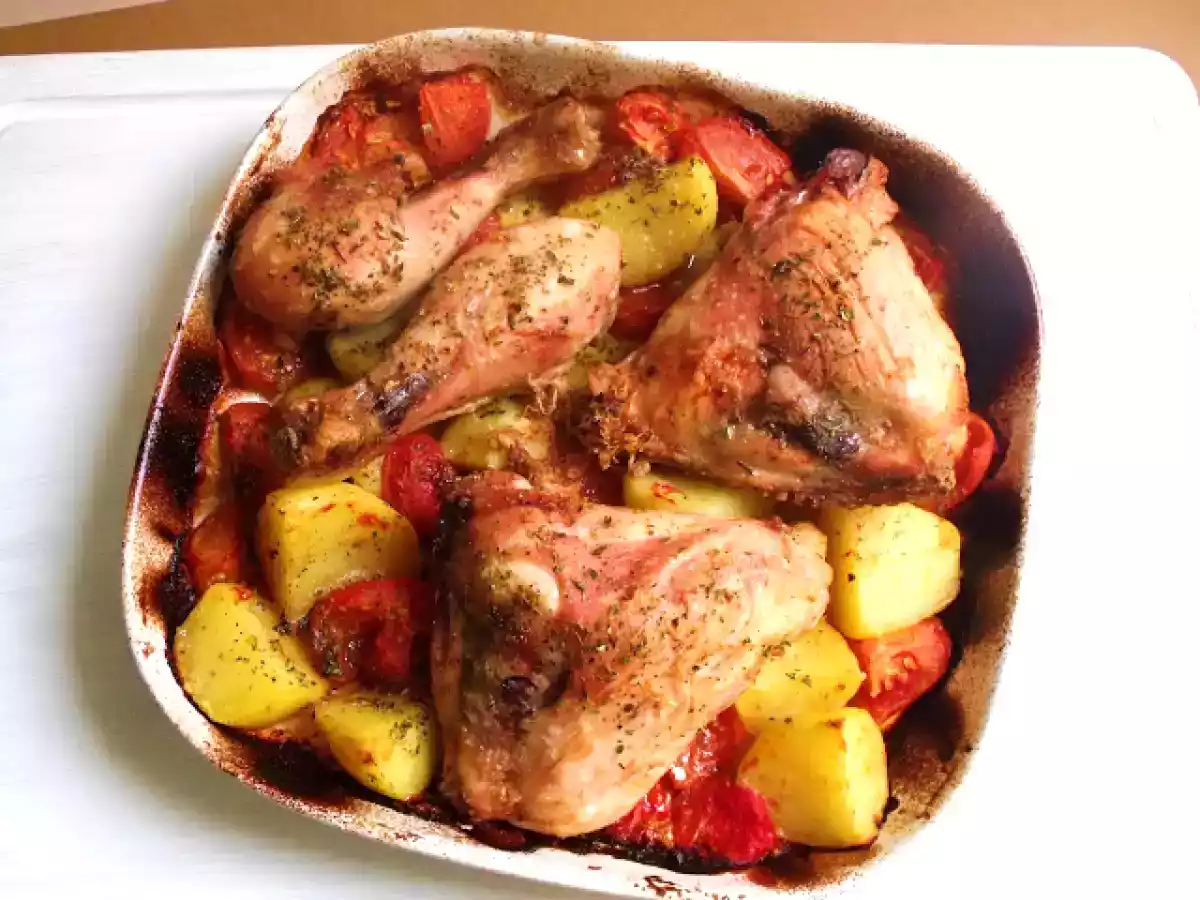 Contramuslos de pollo con patata y tomates