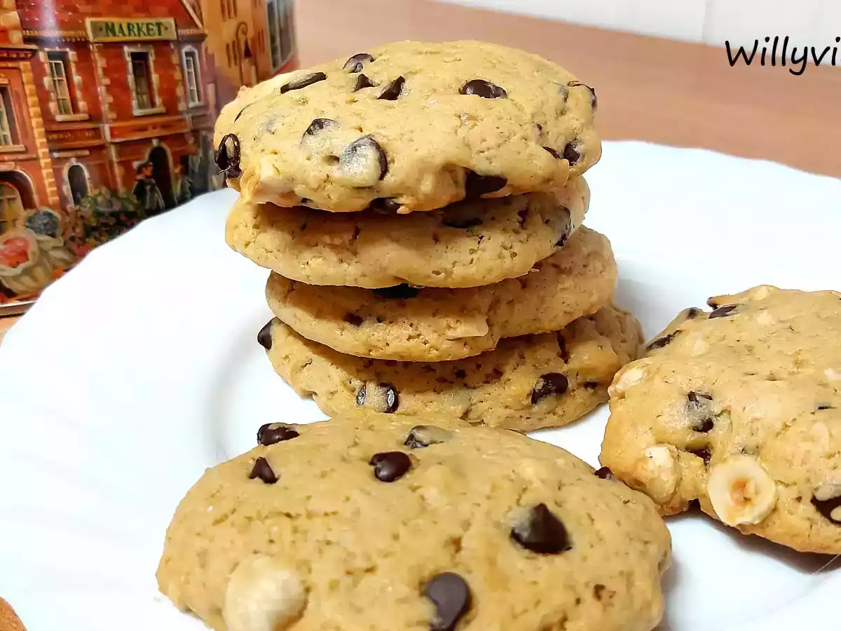 Cookies con avellanas y perlitas de chocolate