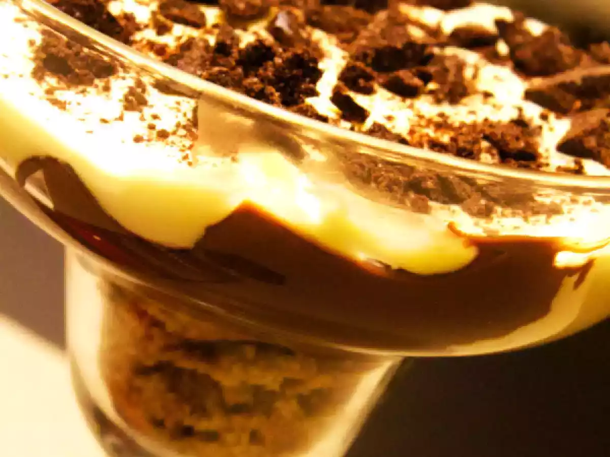 Copa de crema de mascarpone con Nutella y chocolate al peperoncino