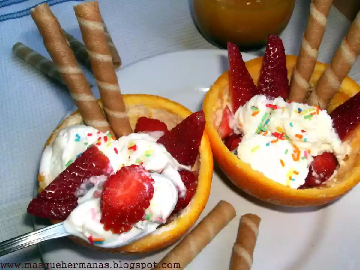 COPAS DE NARANJA CON FRESAS Y NATA Kalise- Menorquina