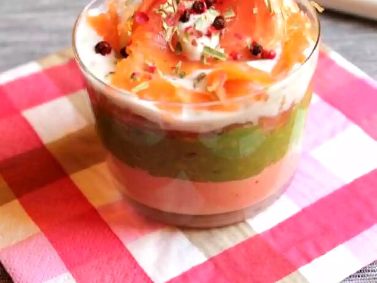 Copitas de dos salmones y palta - foto 2