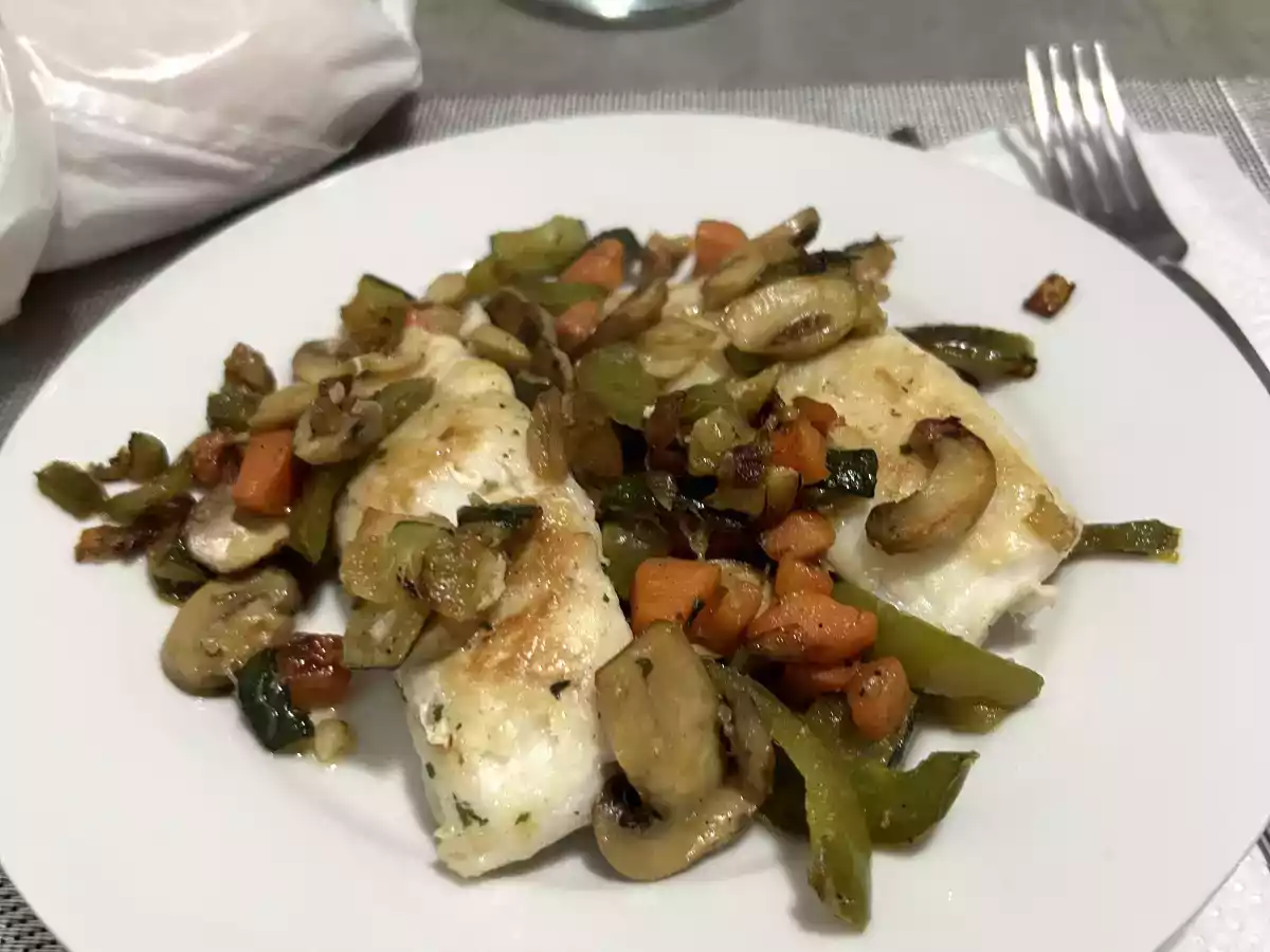 Corazones de merluza con verduras - foto 2