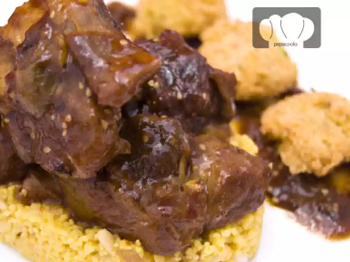 Cordero con ciruelas y miel