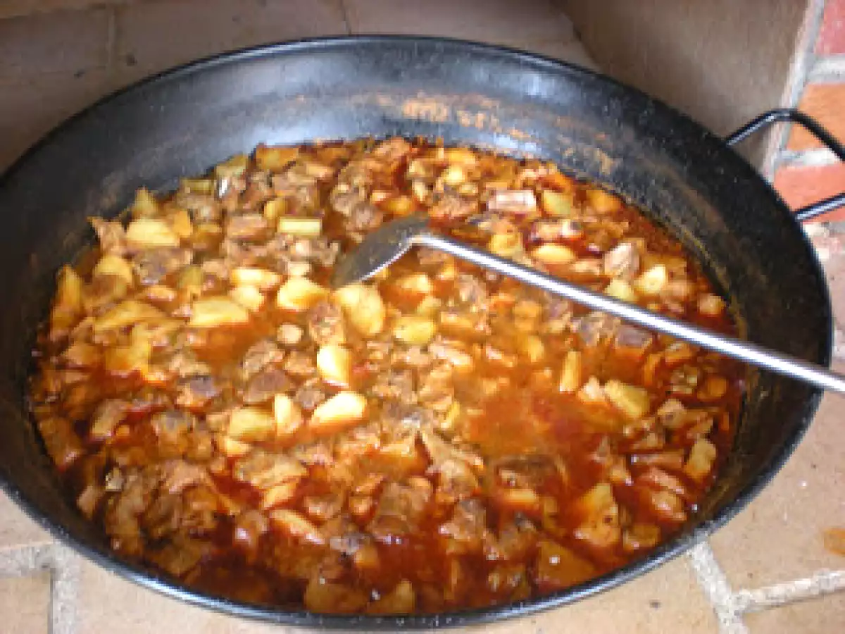 Cordero con patatas (comida y cena en el campo el dia 14/2/2010) - foto 2