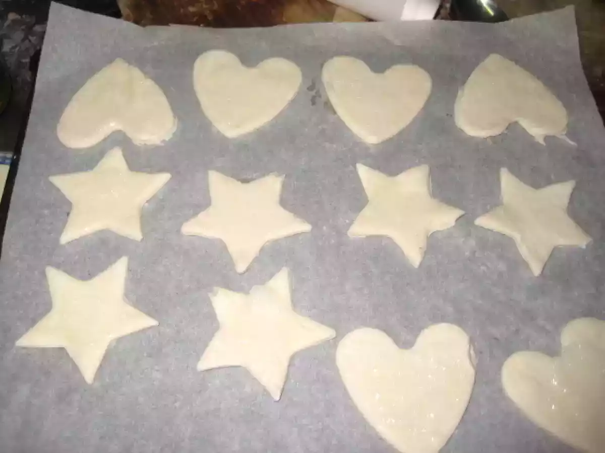 CORONA CON CORAZÓN Y ESTRELLAS DE HOJALDRE - foto 2