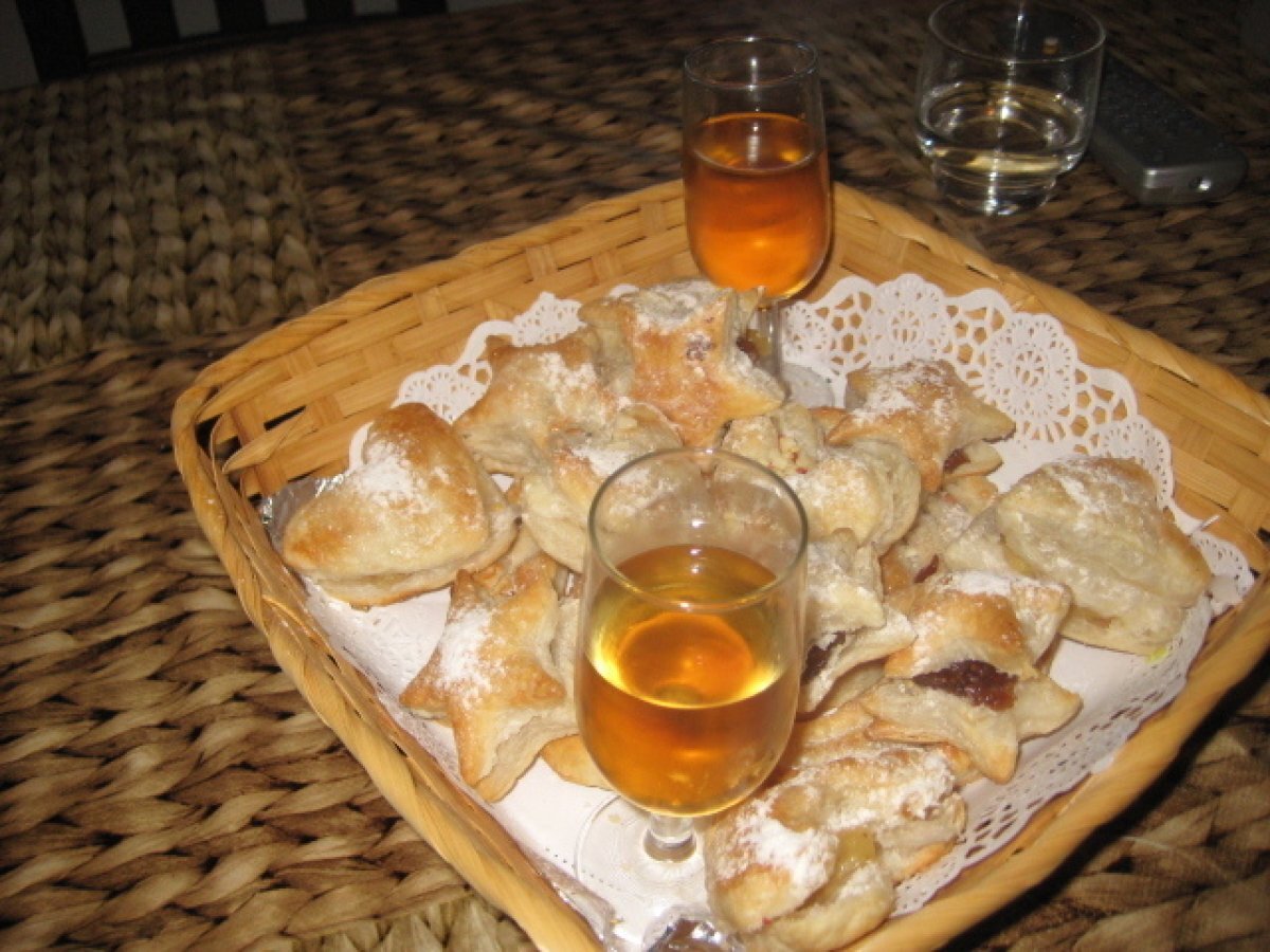 Corona De Hojaldre Con Queso Camembert Corona con corazón y estrellas de hojaldre, Receta Petitchef