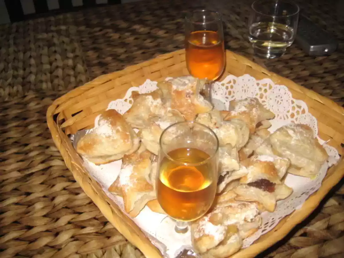 CORONA CON CORAZÓN Y ESTRELLAS DE HOJALDRE - foto 5