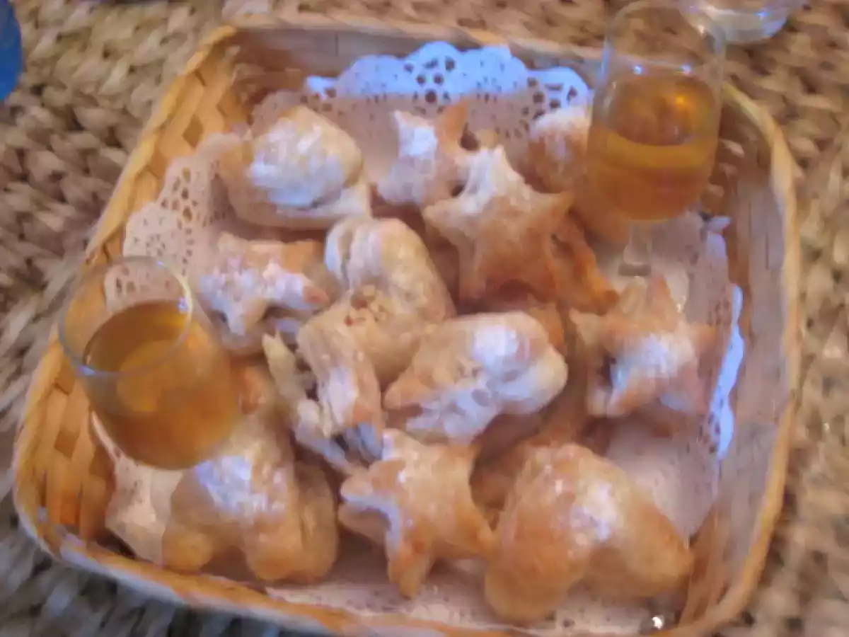 CORONA CON CORAZÓN Y ESTRELLAS DE HOJALDRE - foto 6