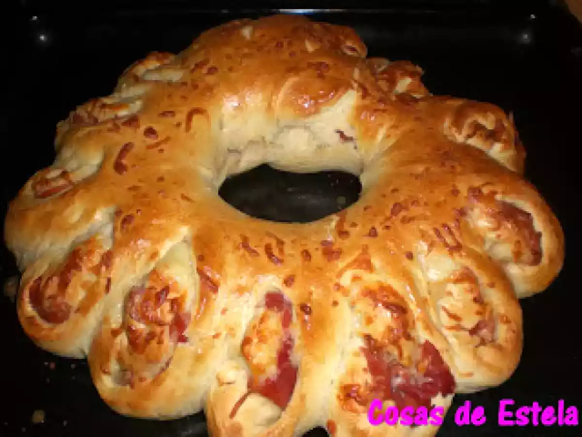 Corona de jamón y queso