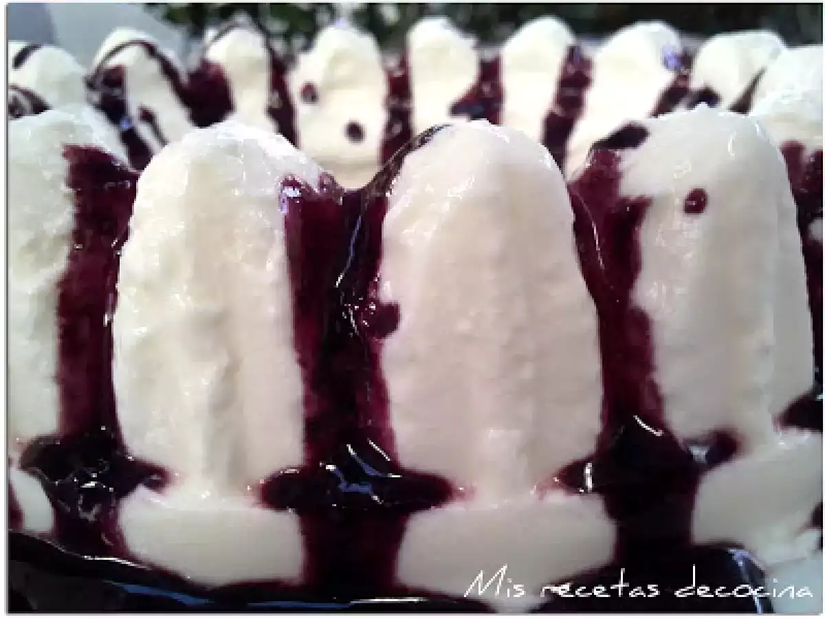 Corona de yogur con salsa de moras - foto 3