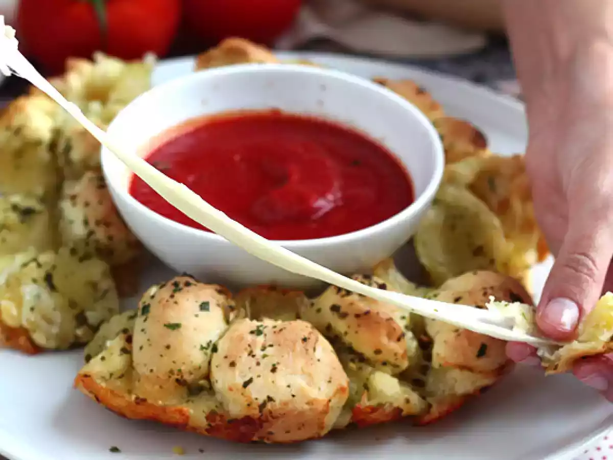 Corona pizza rellena de mozzarella