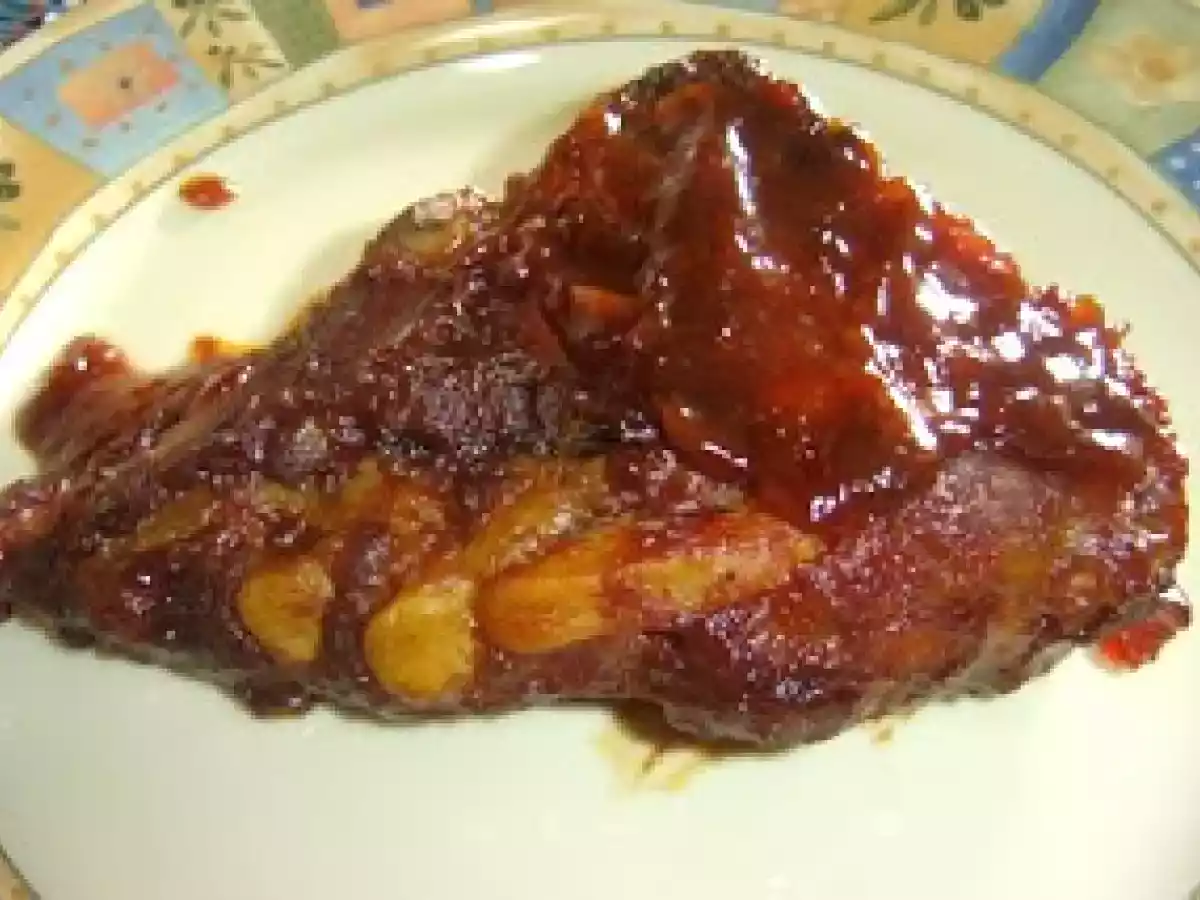 COSTILLAS ASADAS CON SALSA BARBACOA