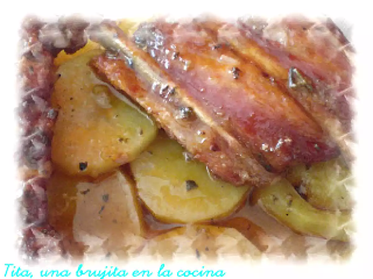 Costillas ibéricas adobadas en cama de patatas - foto 2