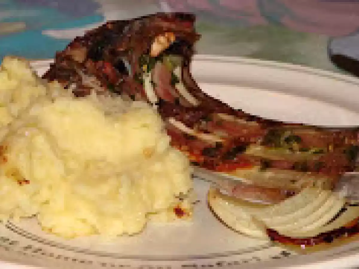 Costillitas de cordero al horno con puré de papas