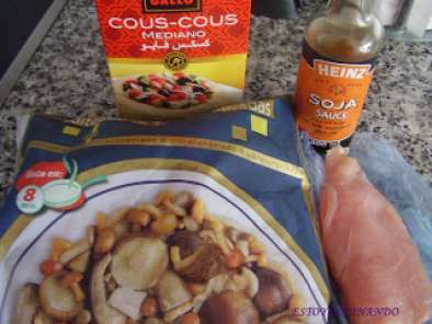Couscous con setas y pollo en salsa de soja