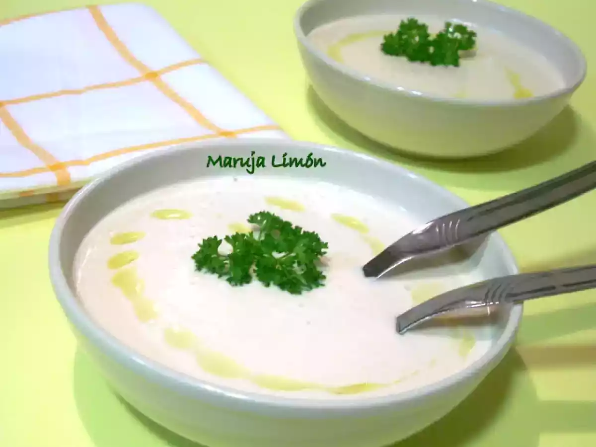 Crema de alubias blancas con aceite al ajo