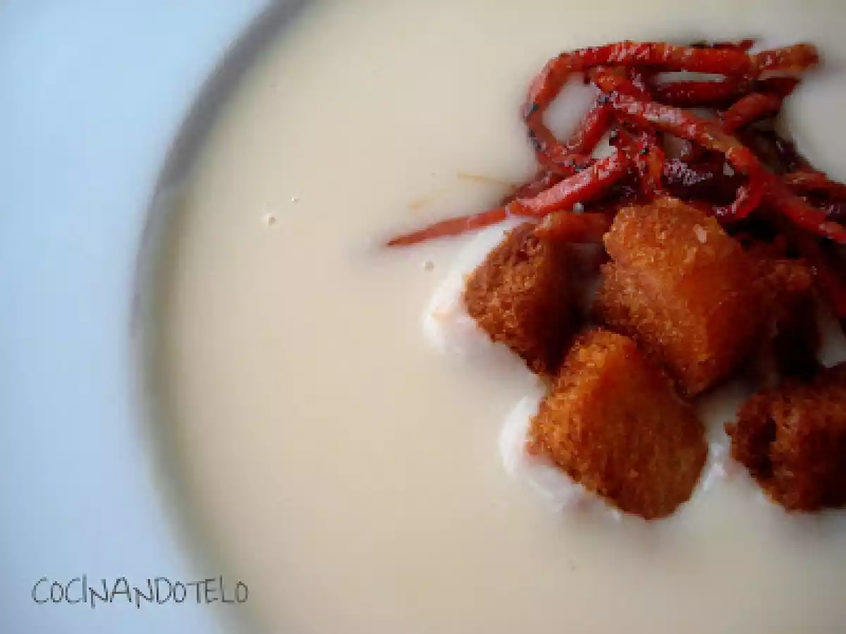 Crema de alubias con chorizo y picatostes