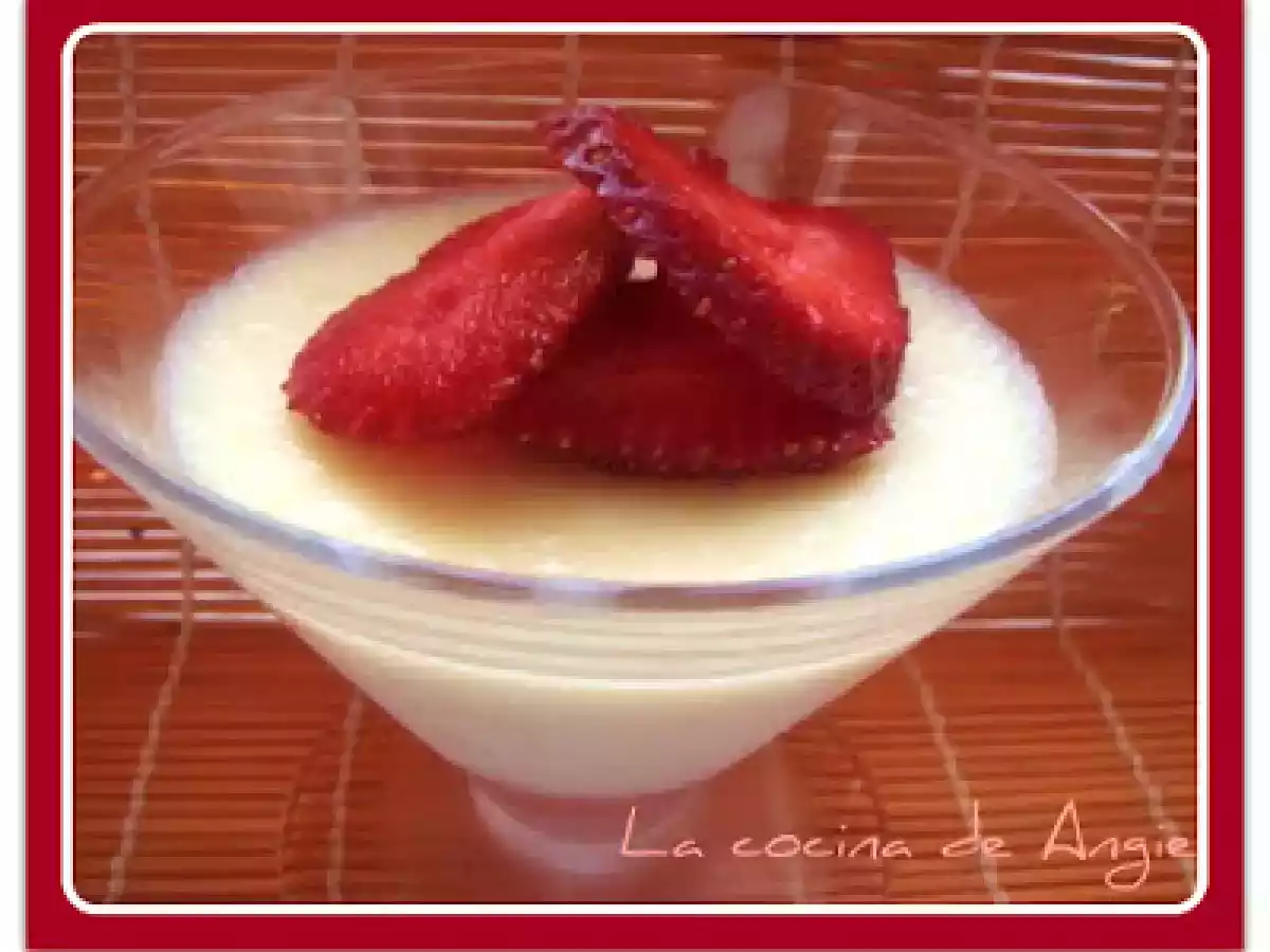 CREMA DE CHOCOLATE BLANCO Y FRESAS