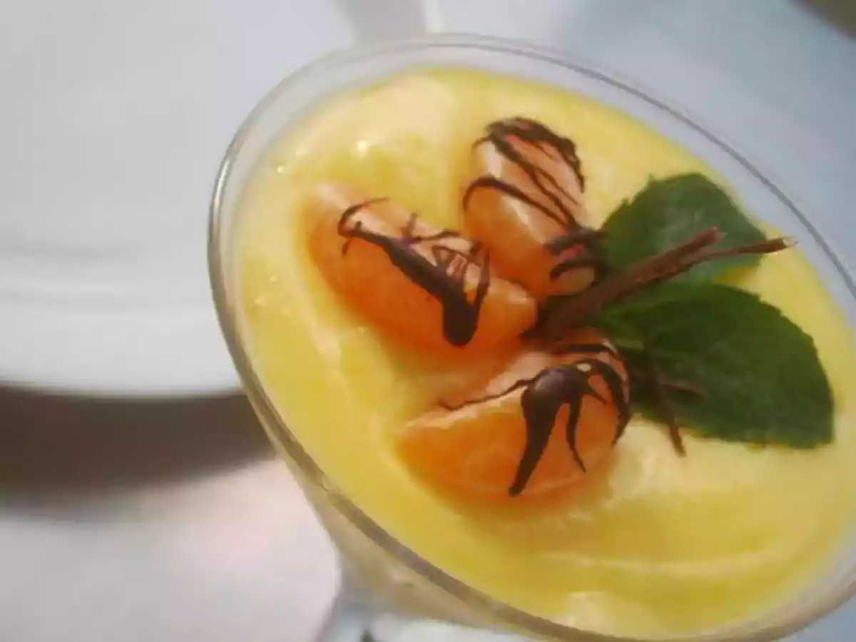 Crema de chocolate blanco y naranja