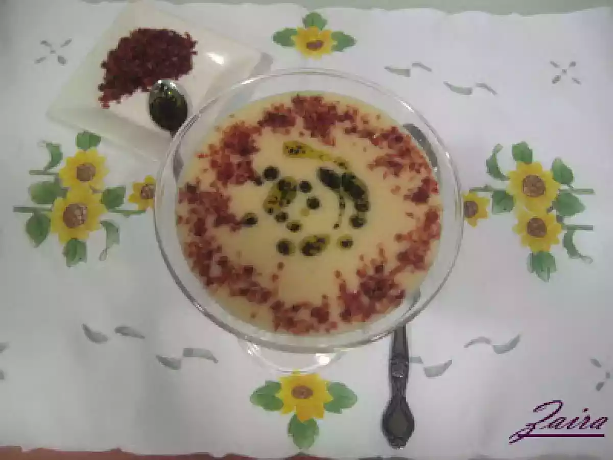 Crema de espárragos con crujiente de jamón y aceite de trufa - foto 3