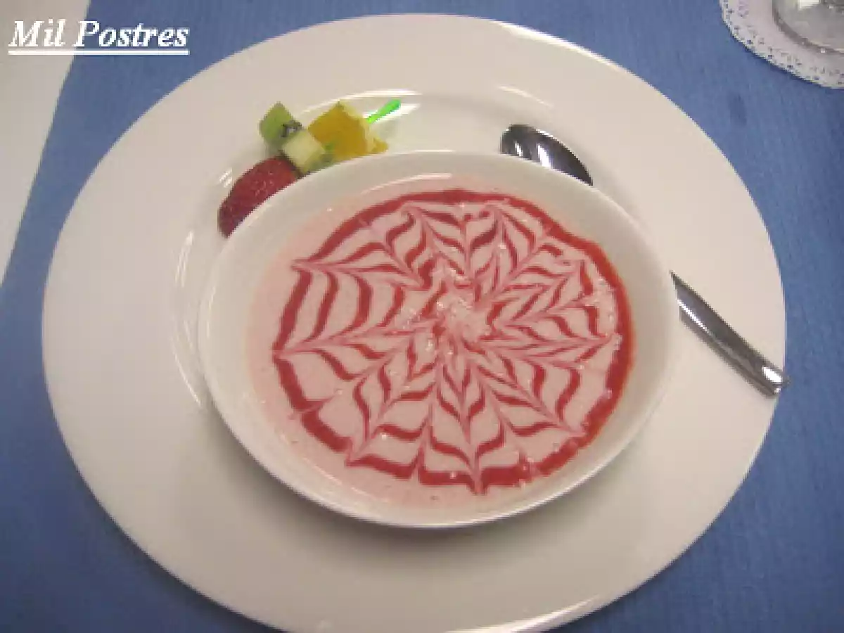 Crema de fresas, plátanos y yogur - foto 2