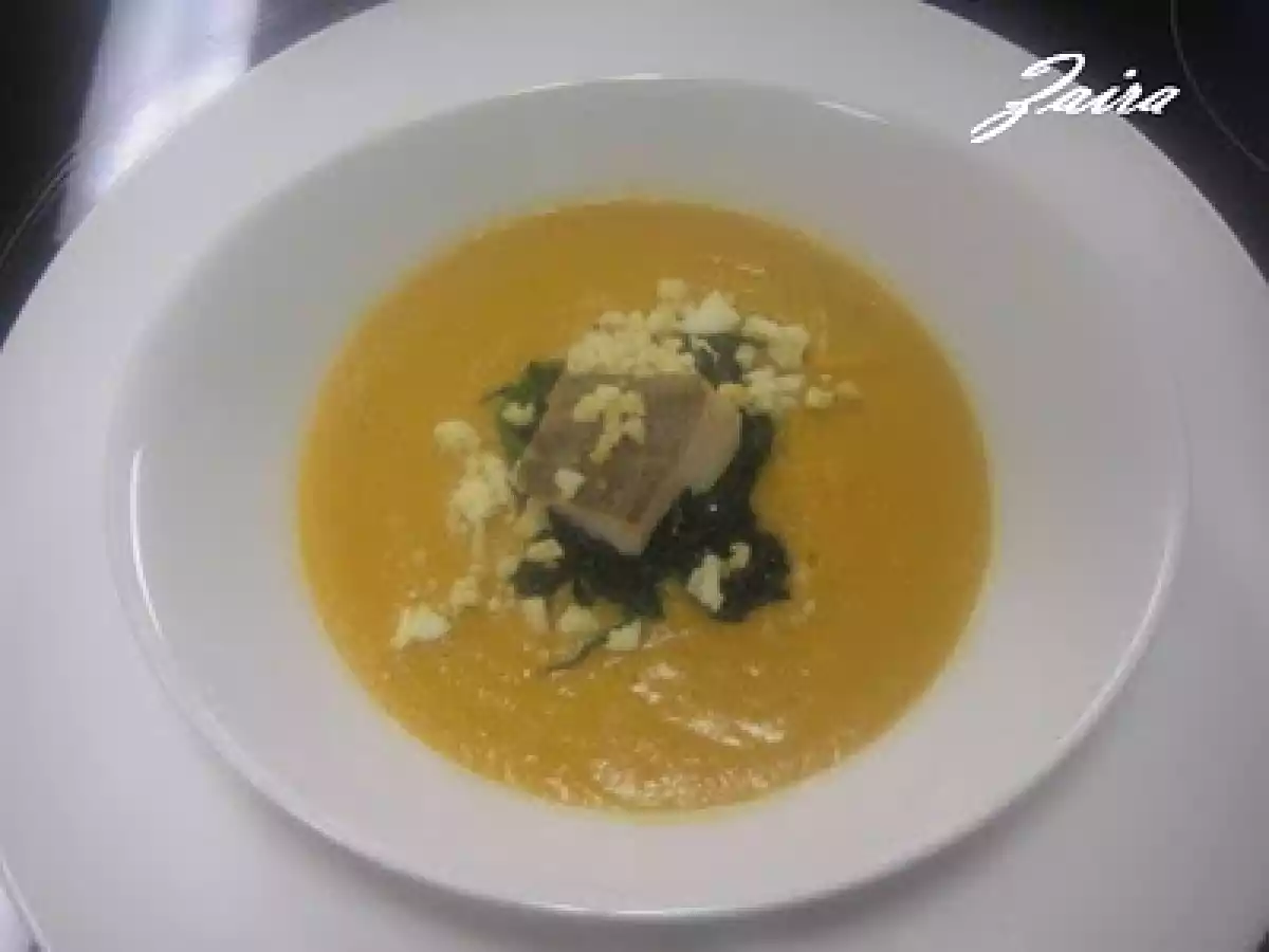 Crema de garbanzos con bacalao y espinacas